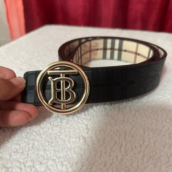 NWOT…Fashion Inspired Item (BELTS)
Reversible Belt
#32 - Picture 4 of 7